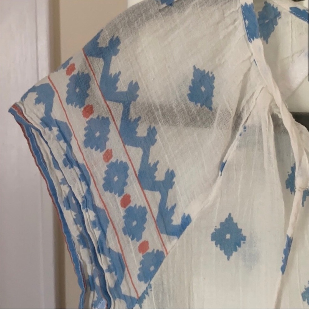 )Must bundle)White cotton native print shirt - Picture 3 of 4